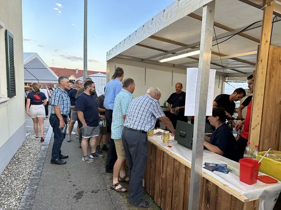 KassenschlangeBenjamin.JPG